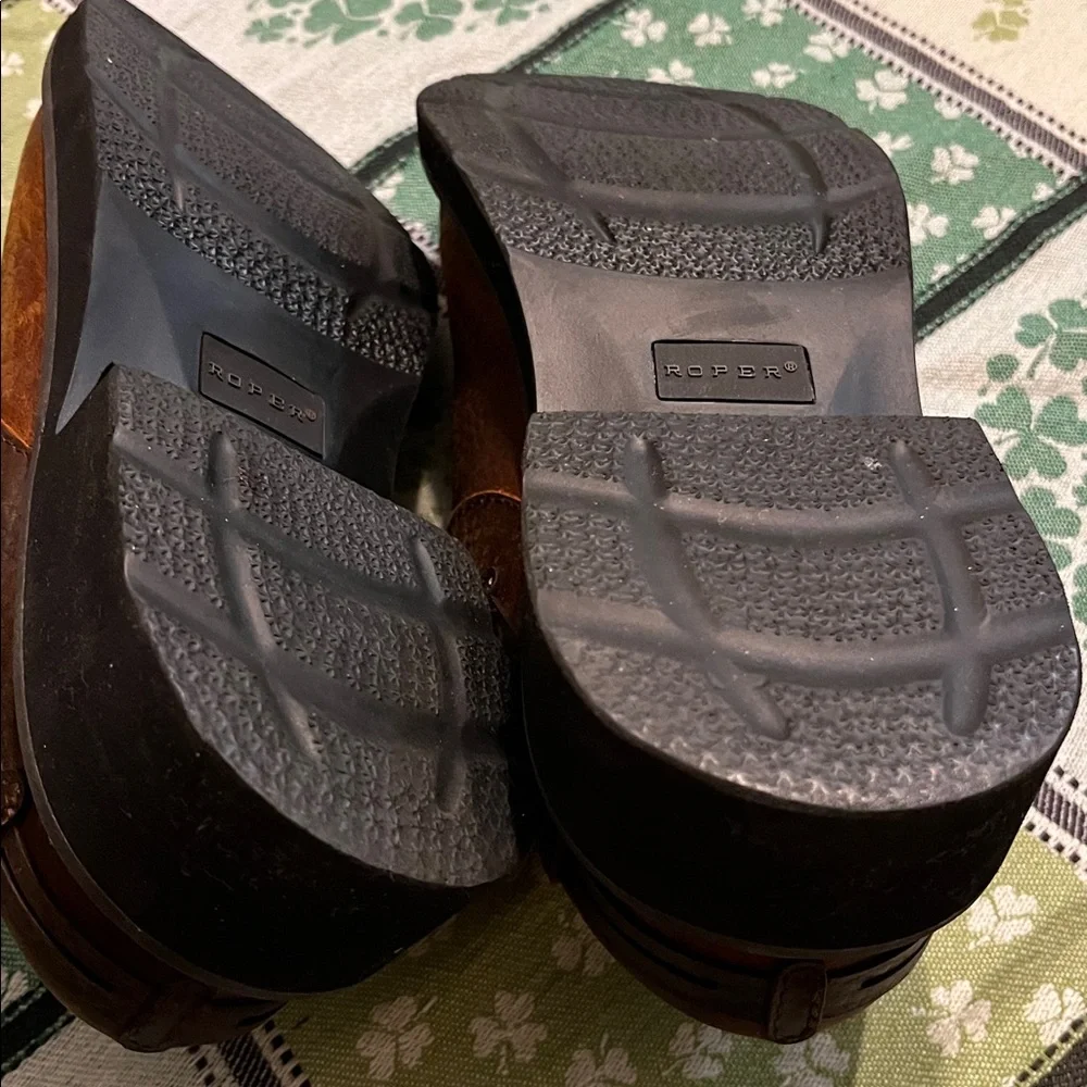 Women’s Roper Crazy Horse Laces mules 8
Round toes. Like new. - Picture 8 of 16